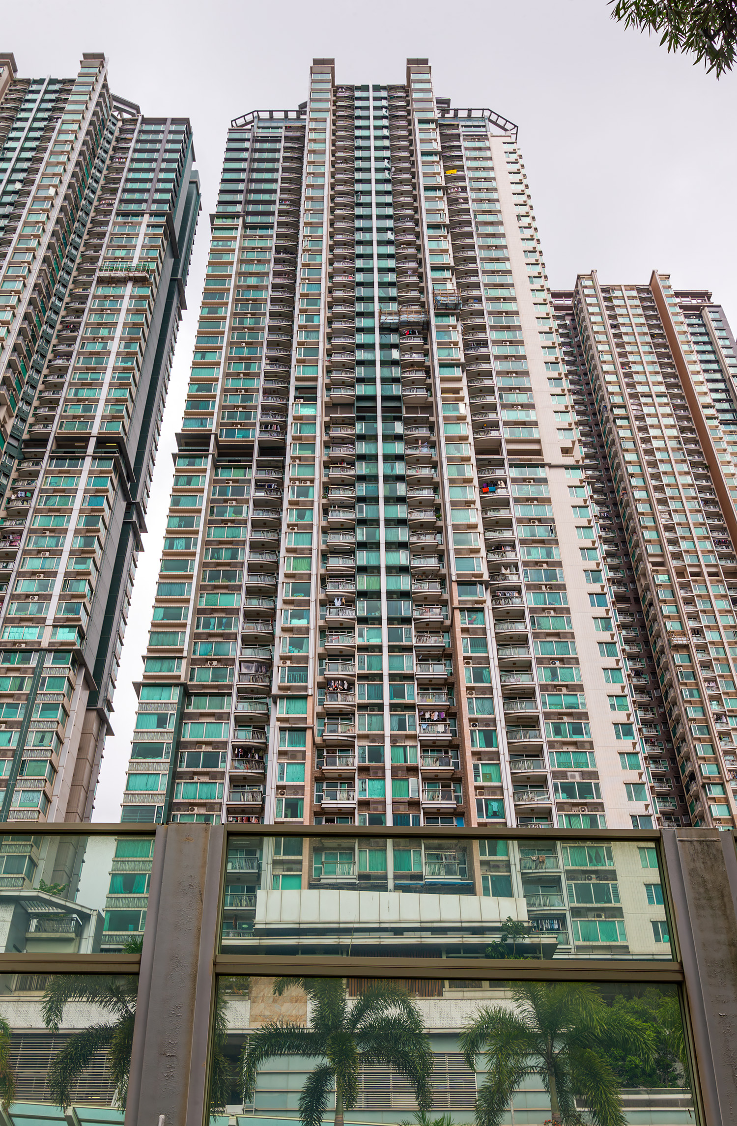 Festival City I Tower 5, Hong Kong - Looking up. © Mathias Beinling